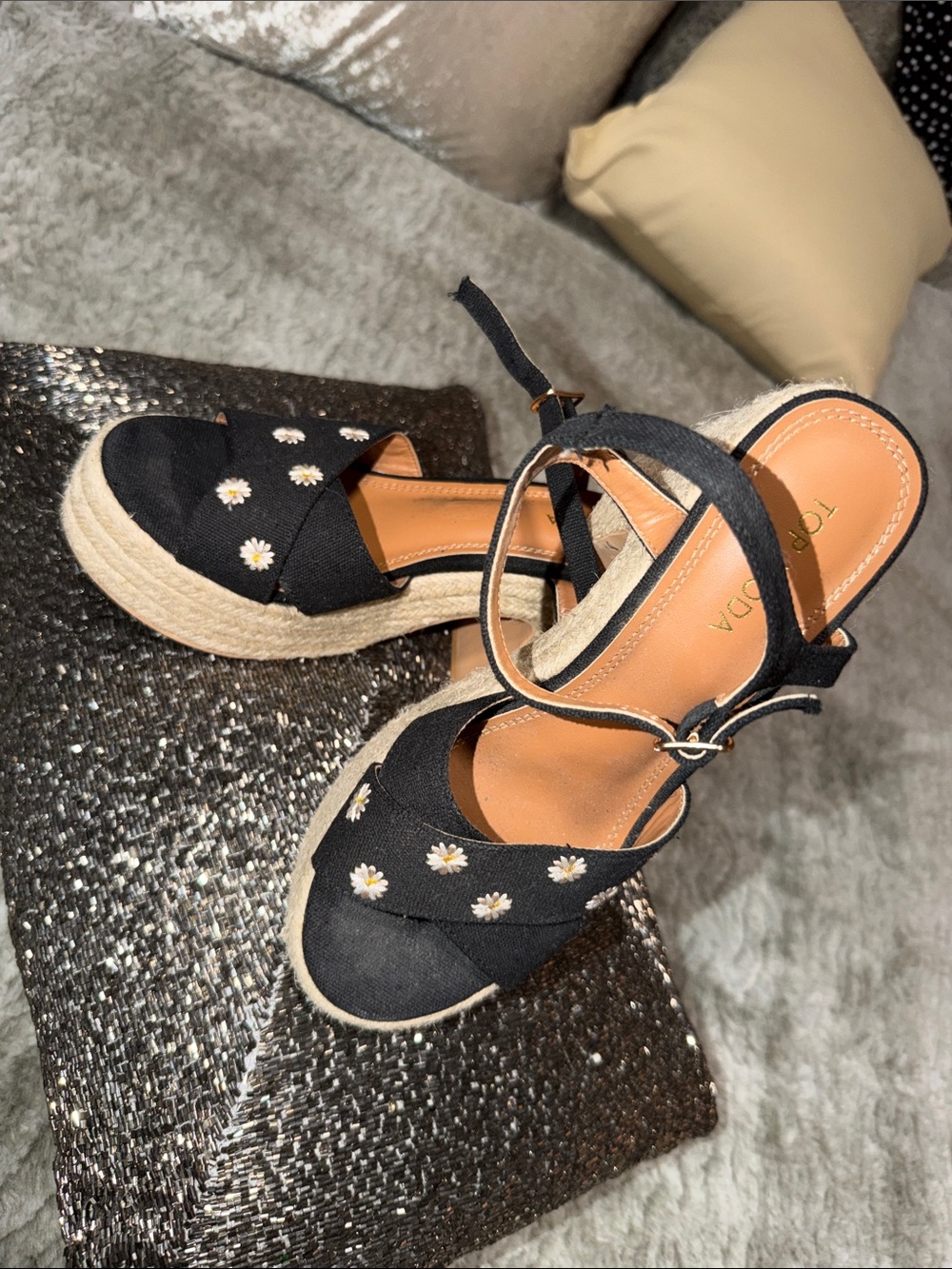 TOP Moda Black Daisy Embroidered Espadrille Wedge Sandals